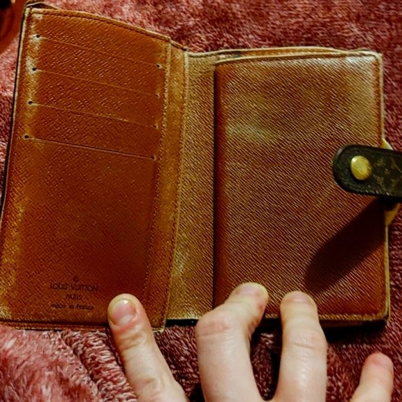 Louis Vuitton Wallet - Picture 2 of 6